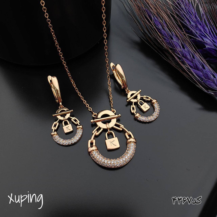 نیم ست با زنجیر